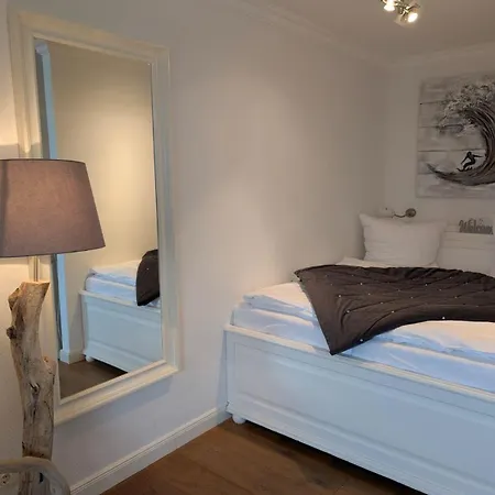 Strandburg-whg-8 *
